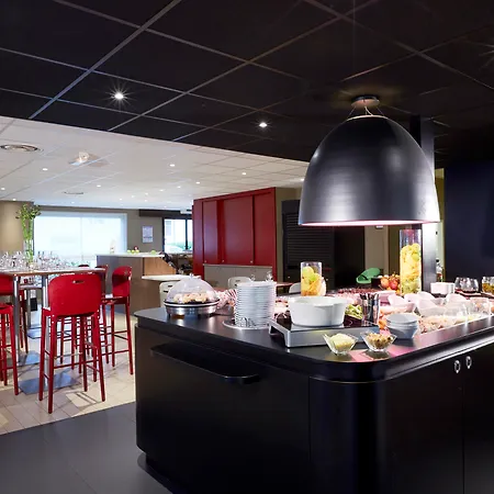 Campanile - Le Vésinet Hotel 3*