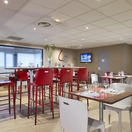 Hotel Campanile - Le Vésinet 3*