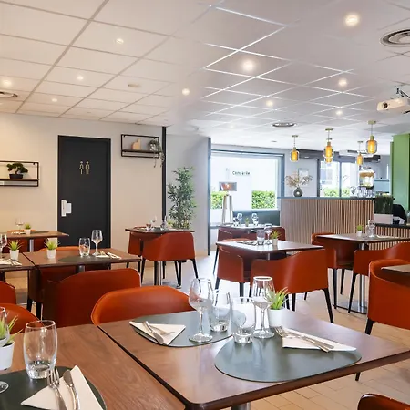 Hotel Campanile - Le Vesinet 3*