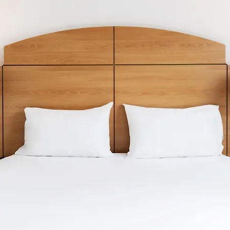 Hotel Campanile - Le Vesinet 3*