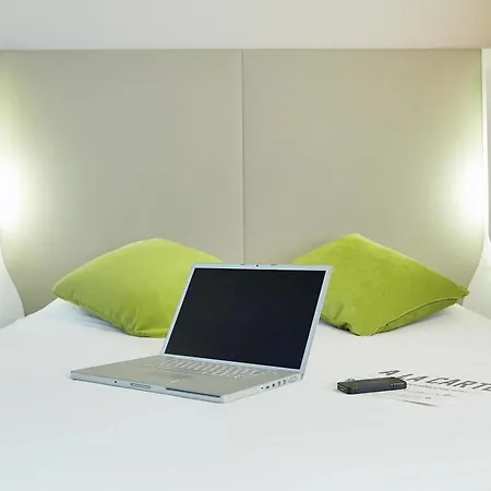 Hotel Campanile - Le Vésinet 3*