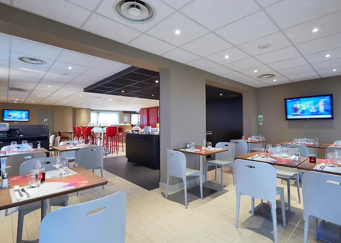 Campanile - Le Vesinet Отель 3*