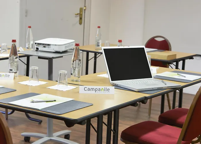 Campanile - Le Vesinet Отель