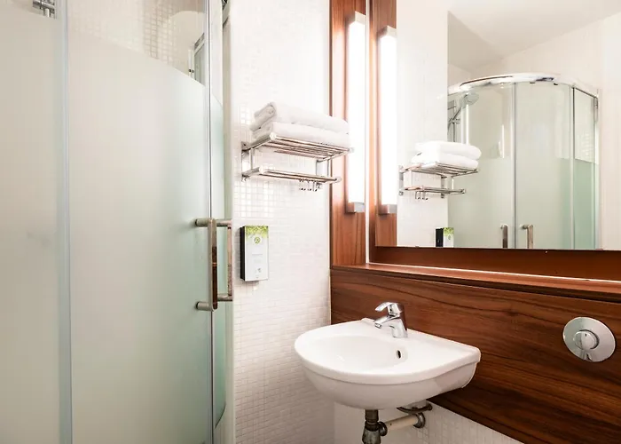 Campanile - Le Vesinet 3* Монтесон