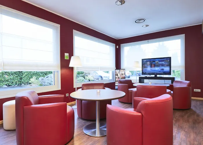 Hotel Campanile - Le Vesinet 3*